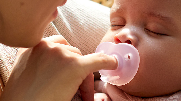 Pacifiers & suckling: what professionals say